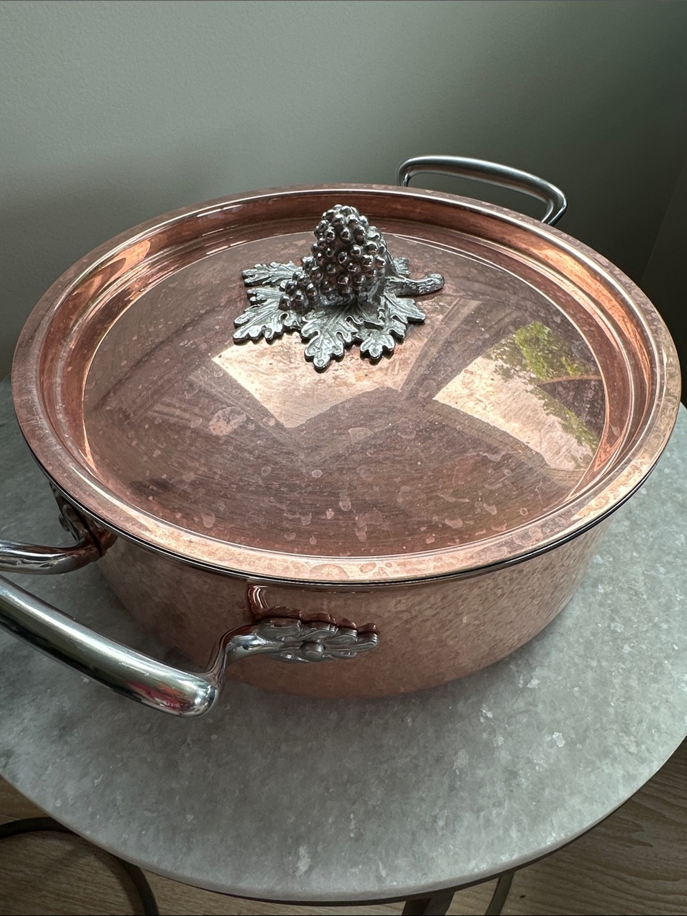 Ruffoni Braiser 5Qt in Hammered Copper Stainless Steel Lined Grapes on Lid
